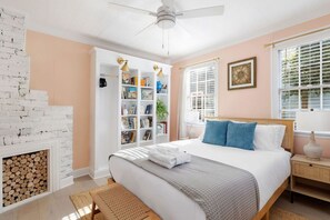2 habitaciones, tabla de planchar con plancha y cuna de viaje 