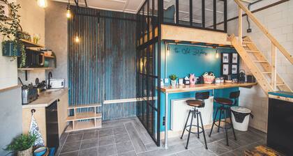 Unique & stylish Loft Style Studio with Terrace, Parking & close to the beach