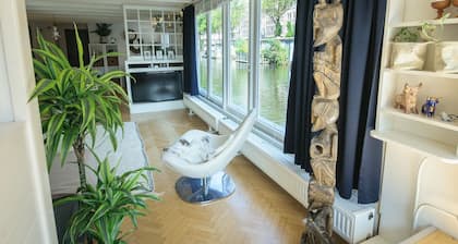 Houseboat in city center