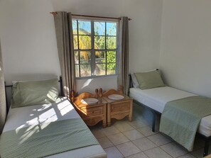2 bedrooms, iron/ironing board, WiFi, bed sheets