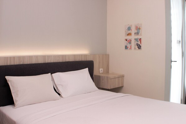 Deluxe Studio | Meja 