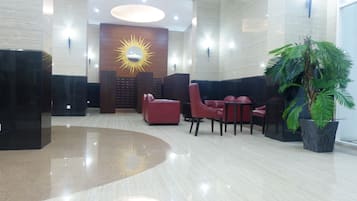Área de estar no saguão