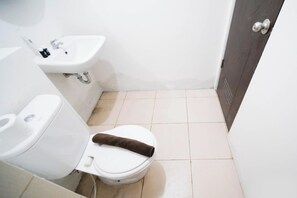 豪華公寓 | 浴室 | 淋浴設備、免費梳洗用品、提供毛巾、番梘