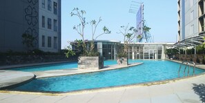Outdoor pool - Cozy Stay Studio At Apartment Tamansari Prospero Sidoarjo (Sidoarjo)