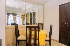 Apartemen Deluks | Ruang makan