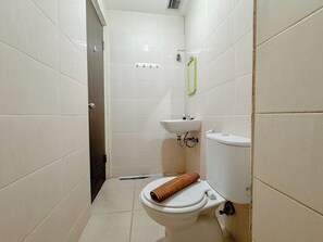 Ducha, artículos de tocador gratuitos, toallas, jabón