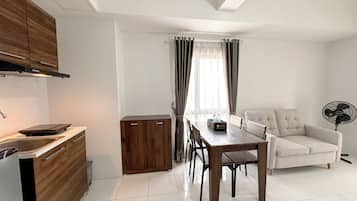 Deluxe Apartment | Living area