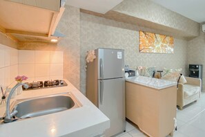 Appartement Deluxe | Cuisine privée | Réfrigérateur, micro-ondes, plaque de cuisson, cuiseur de riz