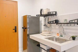 Estúdio luxo | Cozinha privada | Geladeira, cooktop, panela elétrica de arroz