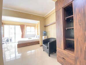 Deluxe Studio