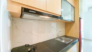 Estúdio luxo | Cozinha privada | Geladeira, cooktop, chaleira elétrica, panela elétrica de arroz