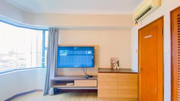 Deluxe Apartment | 3 bedrooms, desk