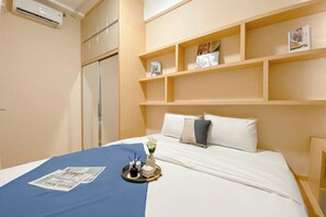 Deluxe Apartment - Modern And Comfy 1Br At Vasanta Innopark Apartment (Cikarang)