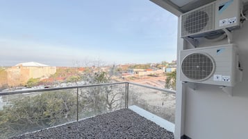 Deluxe Studio | Balcony