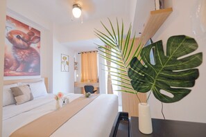 Deluxe Studio | Desk - Simply And Compact Studio At Tokyo Riverside Pik 2 Apartment (Teluknaga)