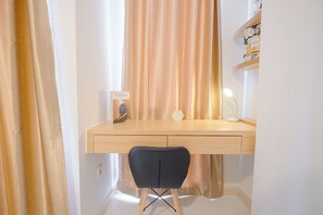 Deluxe Studio | Desk - Good Deal And Tranquil Studio Apartment Tokyo Riverside Pik 2 (Teluknaga)