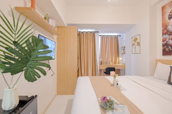Deluxe Studio | 1 bedroom, desk