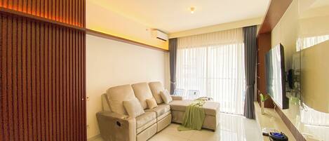 Deluxe Apartment | Living area