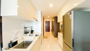 Private kitchen - Luxury 2Br With Working Room At Sky House Bsd Apartment (Pagedangan)