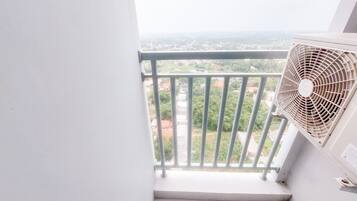 Deluxe Apartment | Balcony