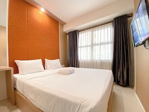 Deluxe Apartment | 1 bedroom, desk - Tranquil Abode 1Br Apartment At Parahyangan Residence (Bandung)