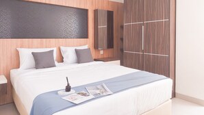 Deluxe Apartment - Good Deal And Comfy 1Br Apartment At Paramount Skyline (Gading Serpong)