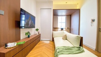 Deluxe Apartment | Living area