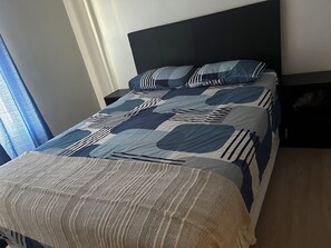 3 bedrooms, iron/ironing board, WiFi, bed sheets