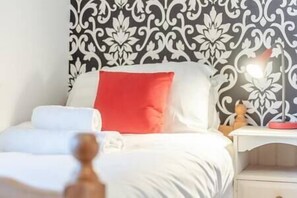 3 chambres, fer et planche à repasser, Wi-Fi, literie fournie