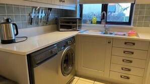 Unclassified image, 2 of 19, button - Braunton Breaks - Ambrose Cottage (Braunton)