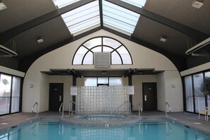 コンドミニアム ベッド (複数台) (Pelican Pointe 1406) | プール | 温水プール