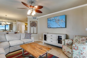 Living area - Pelican Pointe 1406 (Orange Beach)