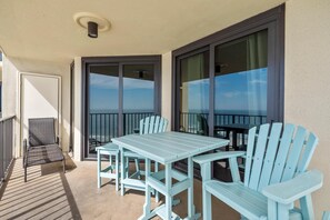 Condo, Multiple Beds (Phoenix III 3086) | Outdoor dining