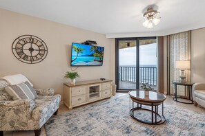 Condo, várias camas (Phoenix III 3124) | Área de estar