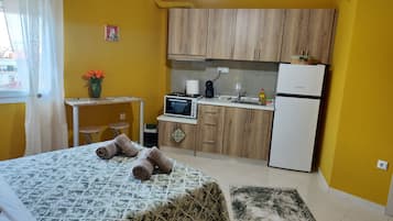1 bedroom, iron/ironing board, free WiFi, bed sheets