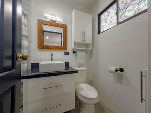 Towels - Marina Loft 307- Beautiful Renovated Studio 1 Bed (Playas del Coco)