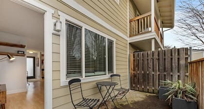 Escape to the scenic heights of Hood River