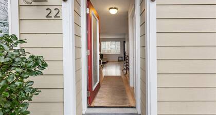 Escape to the scenic heights of Hood River