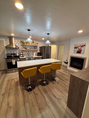 Fridge, microwave, oven, stovetop - 6Bedroom Mountain Escape w/HOT TUB, 2 kitchens, 2 Living Rooms- Upscale Locale! (Draper)