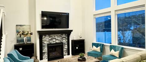 TV connectée, cheminée, jeux vidéo, baby-foot