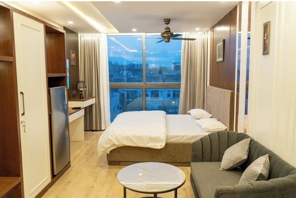 1 habitación, tabla de planchar con plancha y wifi 