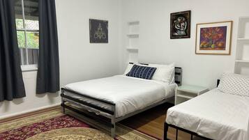 3 bedrooms, WiFi, bed sheets