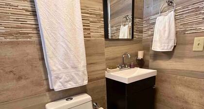 Beautiful studio near Consulado, fully equipped.