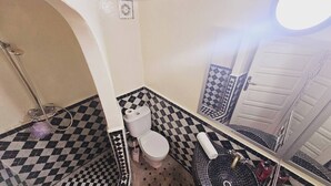 Unclassified image, 5 of 13, button - LITTLE NEST IN THE HEART OF MAJORELLE (Marrakesh)