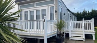 Skegness - Lodge - Sleeps 6 - Parking - Garden
