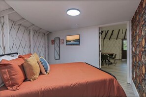 3 bedrooms, desk, iron/ironing board, travel cot