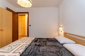2 habitaciones, wifi gratis y ropa de cama