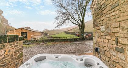 1 bedroom accommodation in Littleborough