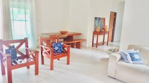 Smart TV - Very comfortable beach house. Beachfront gated community 24 hour security (Vera Cruz)