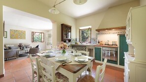 Deluxe Apartment, Private Pool, Garden View | Private kitchen